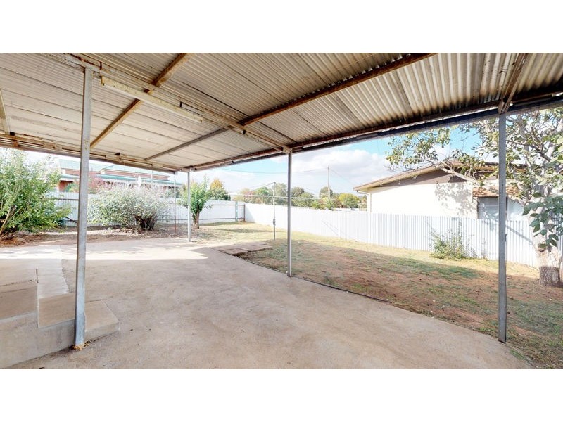 25 King St, Junee NSW 2663