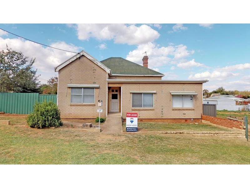 25 King St, Junee NSW 2663