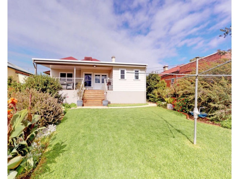 18 Dalley St, Junee NSW 2663