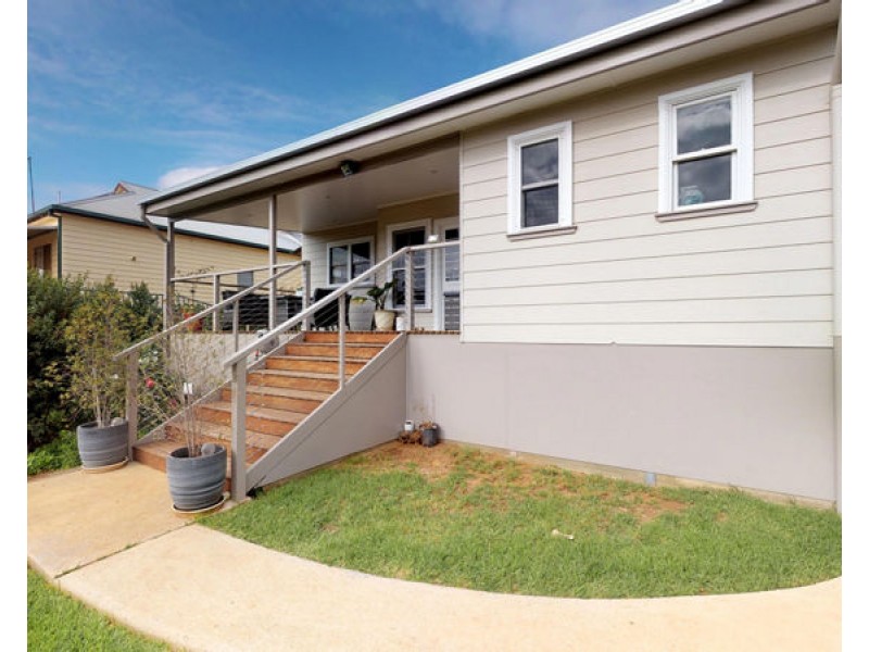 18 Dalley St, Junee NSW 2663