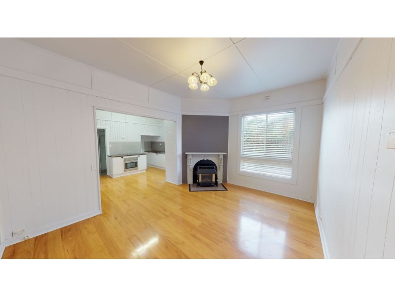 27 Commins Street, Junee NSW 2663