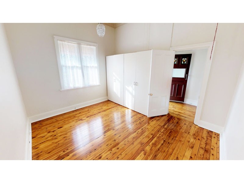 13 Crown St, Junee NSW 2663