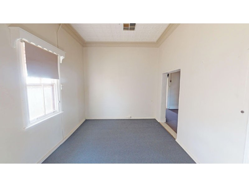 13 Crown St, Junee NSW 2663