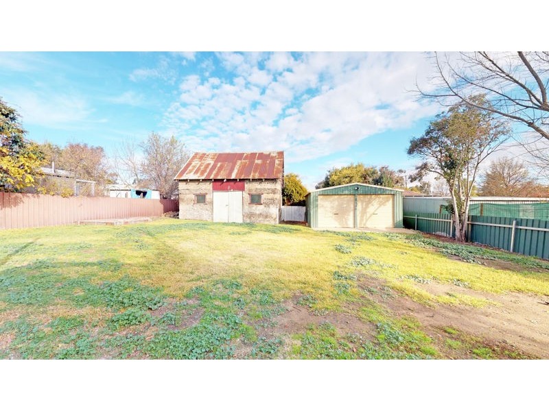 13 Crown St, Junee NSW 2663