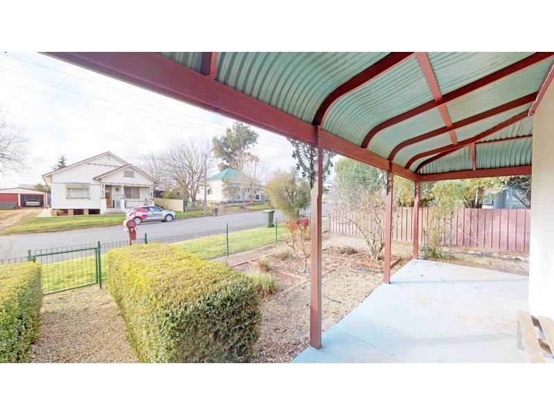 13 Crown St, Junee NSW 2663