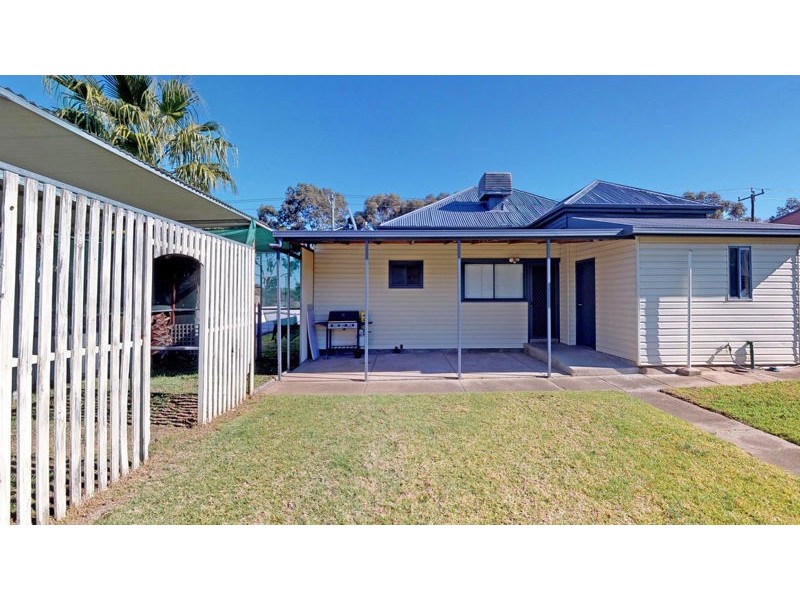 130 Main Street, Junee NSW 2663
