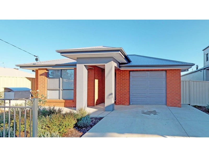 7 Hill St, Junee NSW 2663