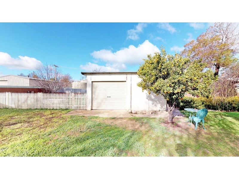 24 Elizabeth Street, Junee NSW 2663