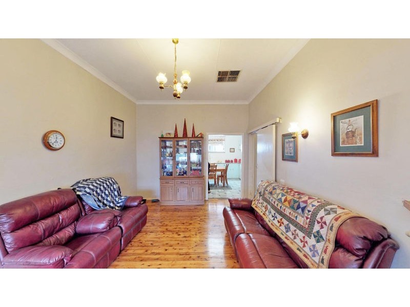 24 Elizabeth Street, Junee NSW 2663