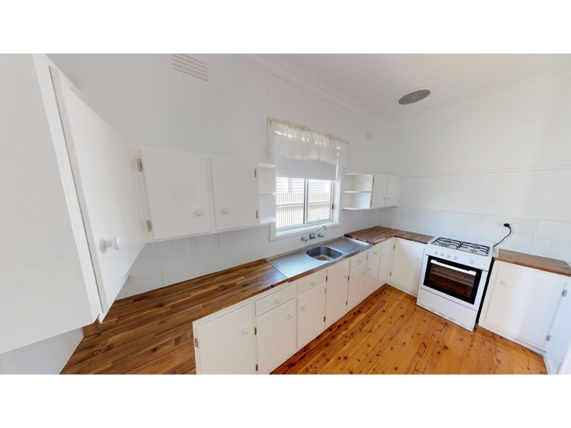 8 Florence Street, Junee NSW 2663