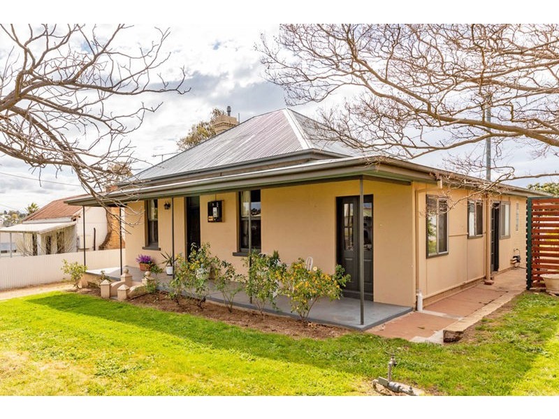 28 George St, Junee NSW 2663