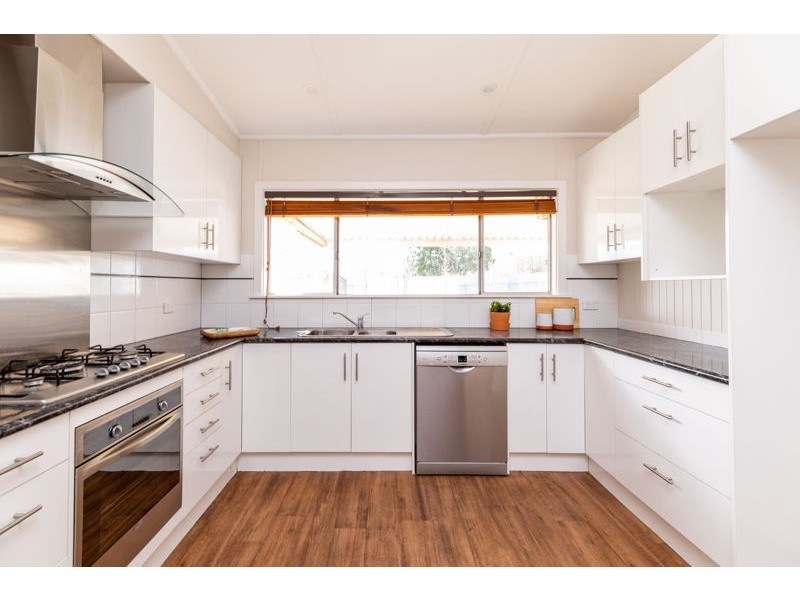 28 George St, Junee NSW 2663