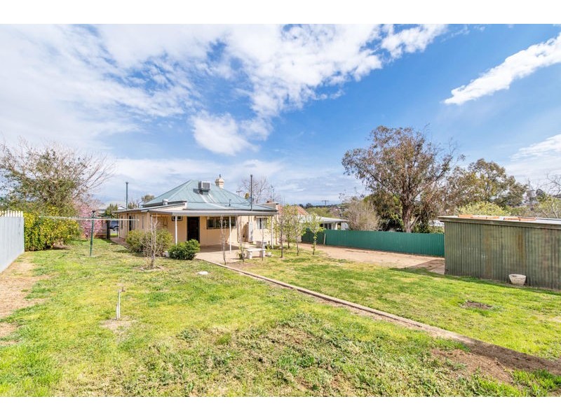 28 George St, Junee NSW 2663
