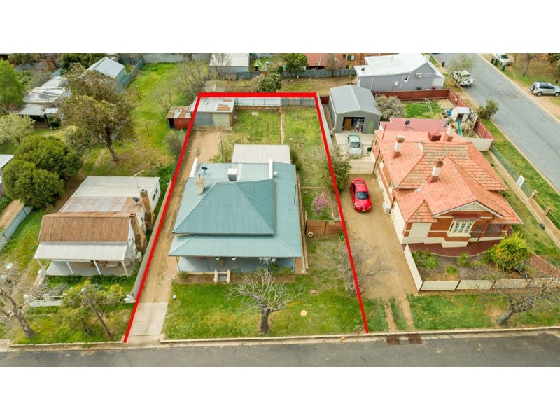 28 George St, Junee NSW 2663