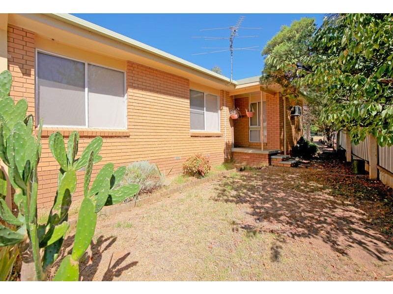 9 James St, Junee NSW 2663