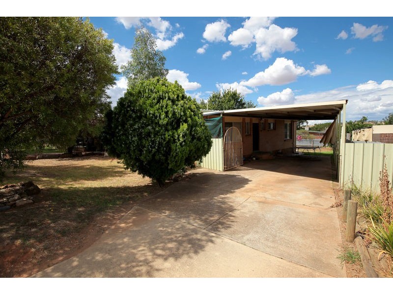 9 James St, Junee NSW 2663
