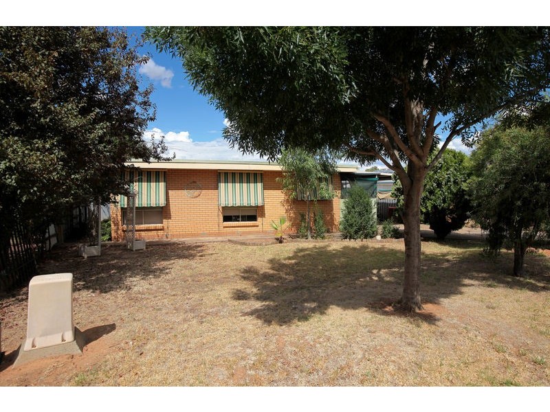 9 James St, Junee NSW 2663