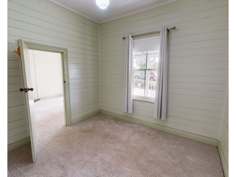 10 Kemp Street, Junee NSW 2663