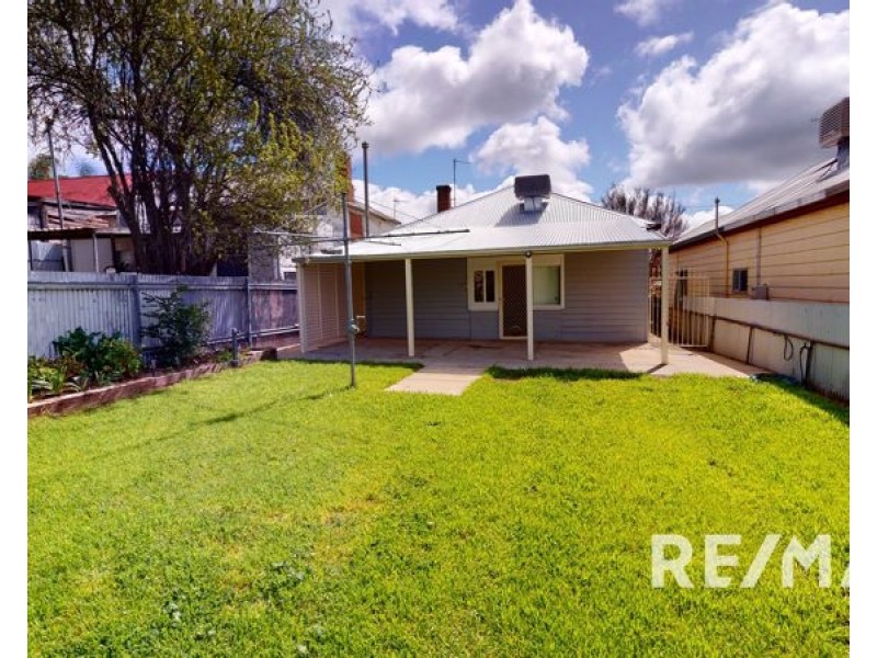 10 Kemp Street, Junee NSW 2663