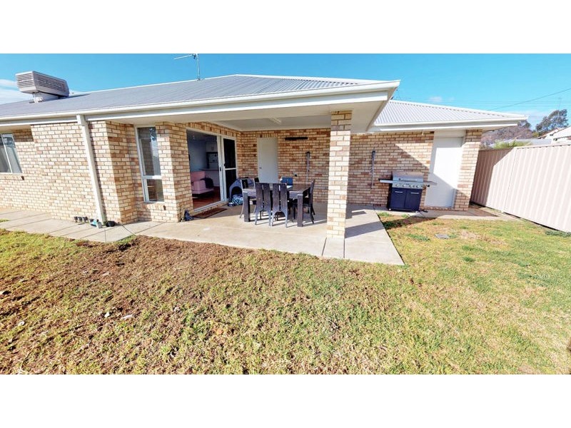 11 Hill Street, Junee NSW 2663
