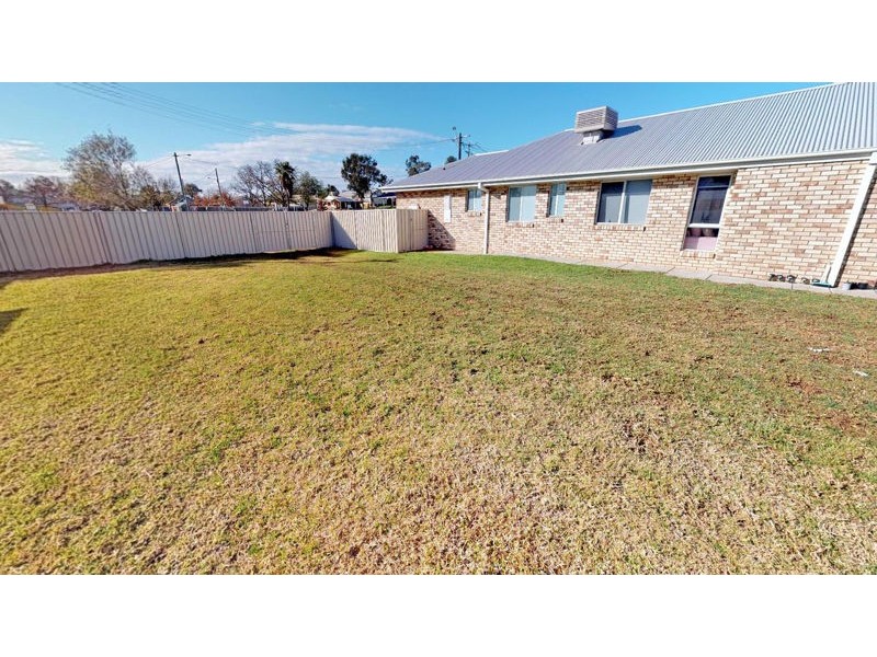 11 Hill Street, Junee NSW 2663