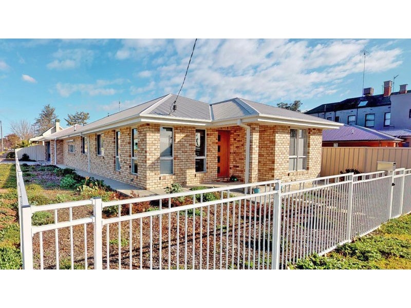11 Hill Street, Junee NSW 2663