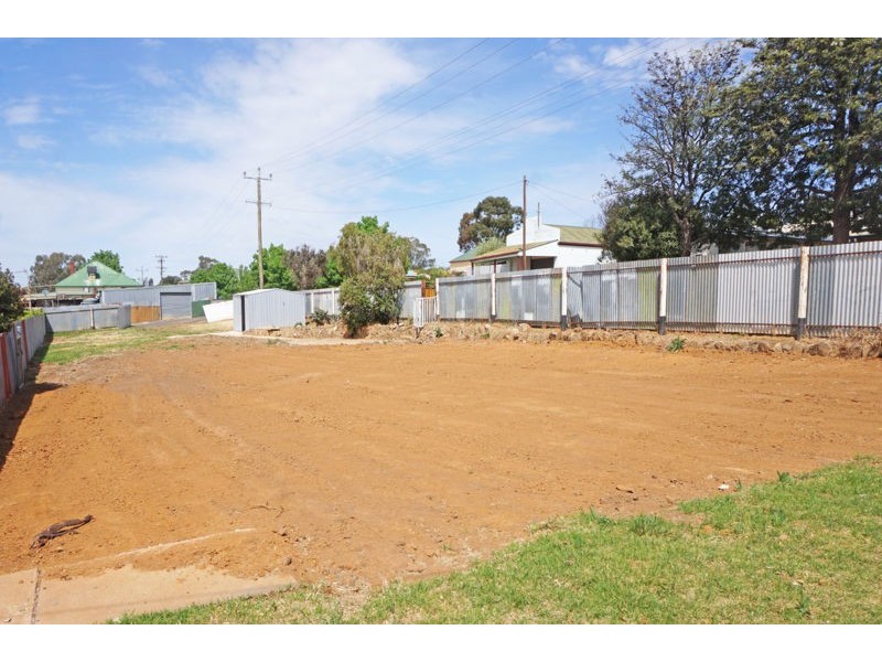24 Thomas St, Junee NSW 2663