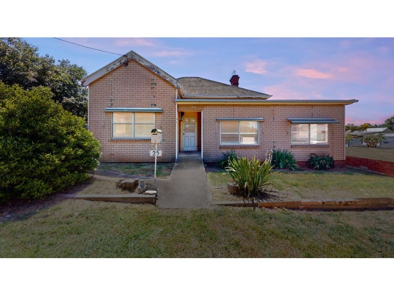 25 King Street, Junee NSW 2663