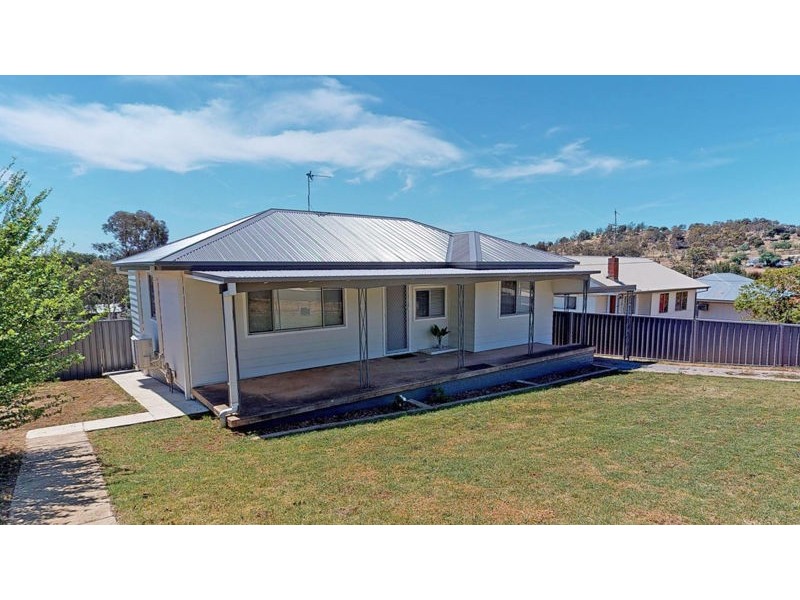 64 George Street, Junee NSW 2663