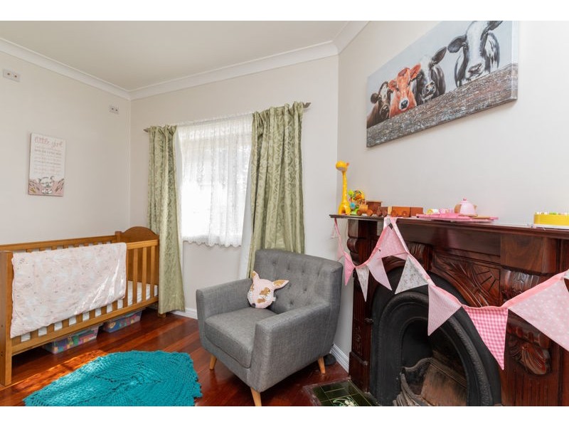 16 Knight Street, Junee NSW 2663