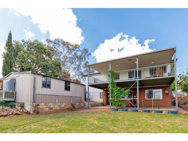 16 Knight Street, Junee NSW 2663