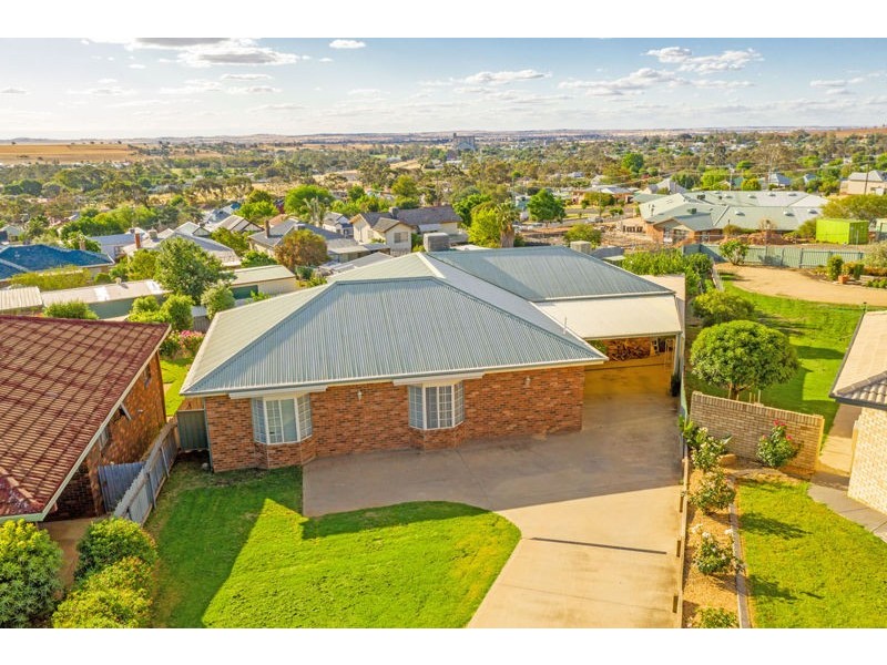 5 Cassia Way, Junee NSW 2663