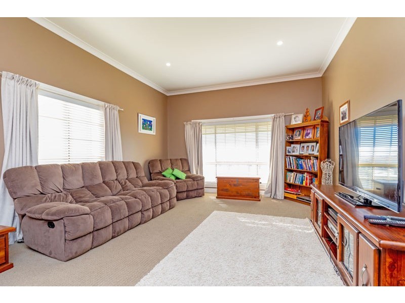 5 Cassia Way, Junee NSW 2663