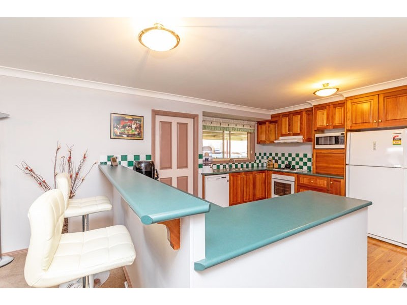 5 Pike Place, Junee NSW 2663