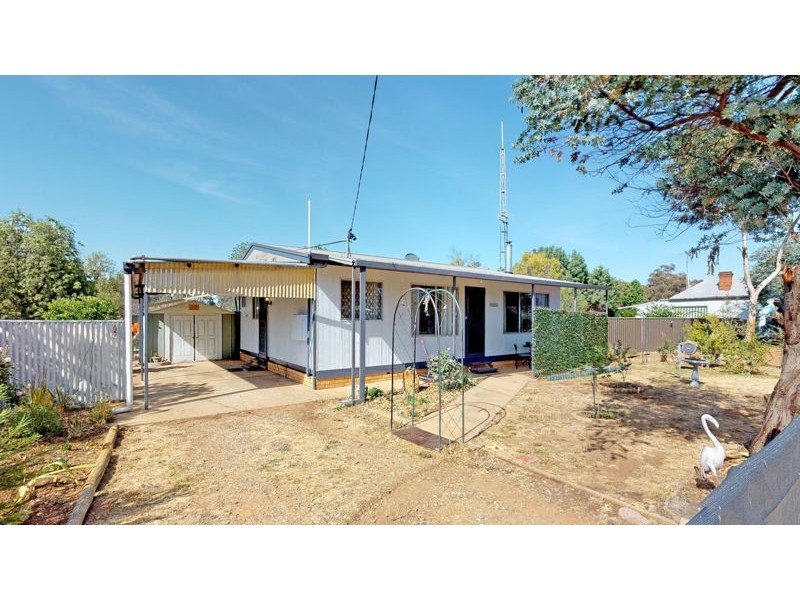 29 Loch St, Ganmain NSW 2702