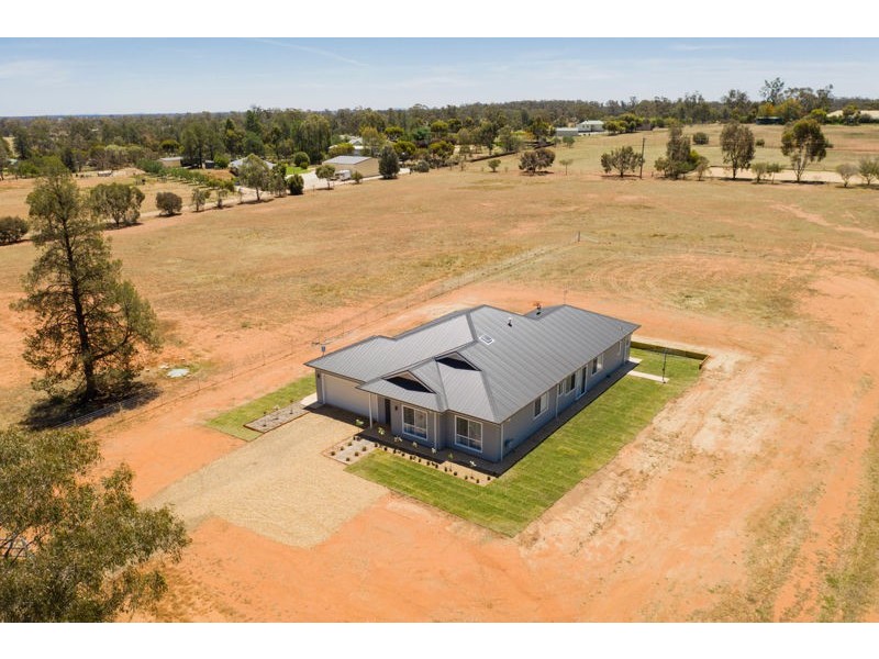 14 Jerricks Lane, Coolamon NSW 2701