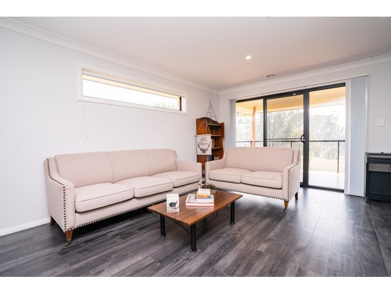 41 John Potts Dr, Junee NSW 2663