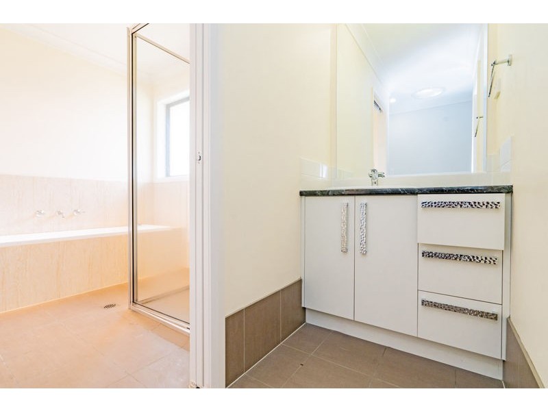 41 John Potts Dr, Junee NSW 2663