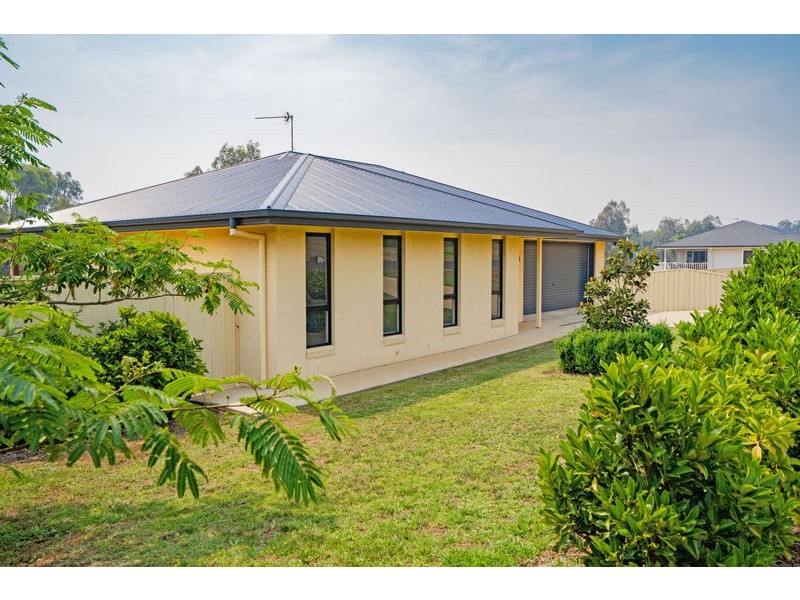 41 John Potts Dr, Junee NSW 2663