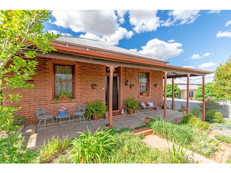 37 Thomas Street, Junee NSW 2663