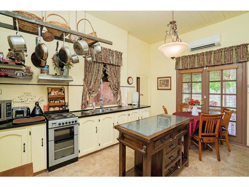 37 Thomas Street, Junee NSW 2663