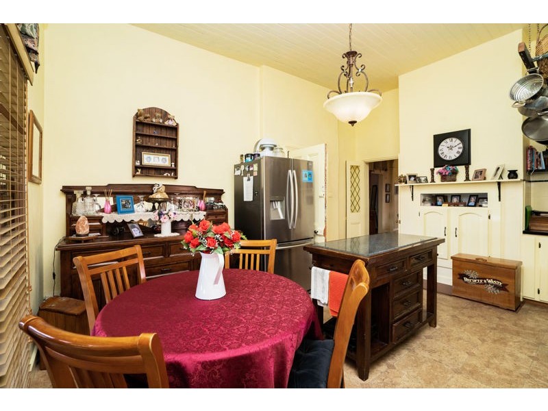 37 Thomas Street, Junee NSW 2663