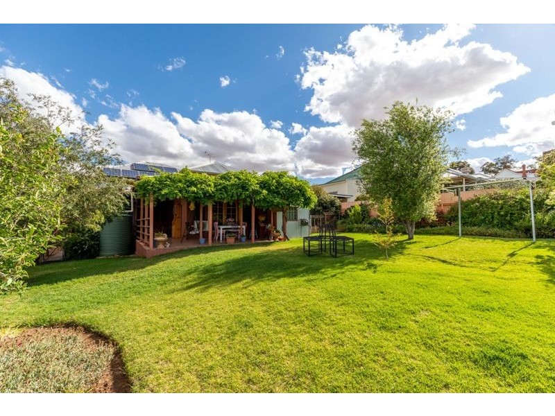 37 Thomas Street, Junee NSW 2663