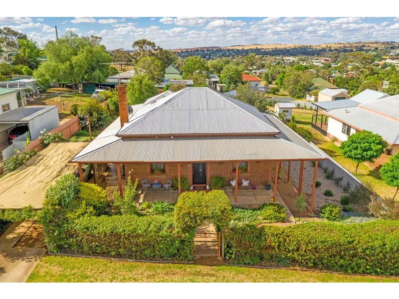 37 Thomas Street, Junee NSW 2663
