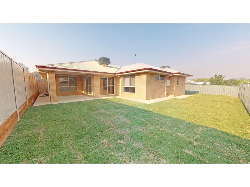 12 Church St, Junee NSW 2663