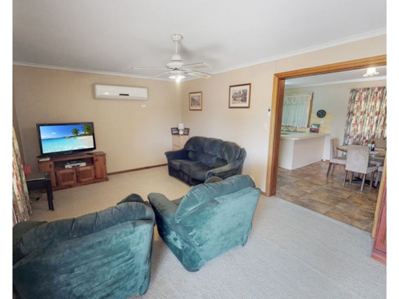 9 & 9A Thomas St, Junee NSW 2663