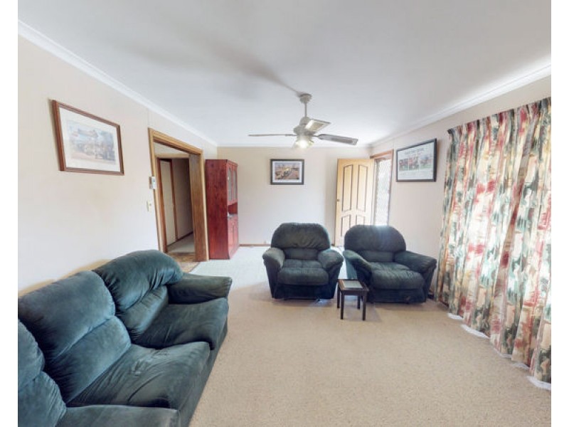 9 & 9A Thomas St, Junee NSW 2663