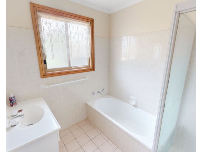 9 & 9A Thomas St, Junee NSW 2663