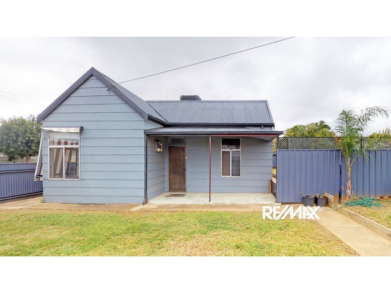 73 Regent St, Junee NSW 2663