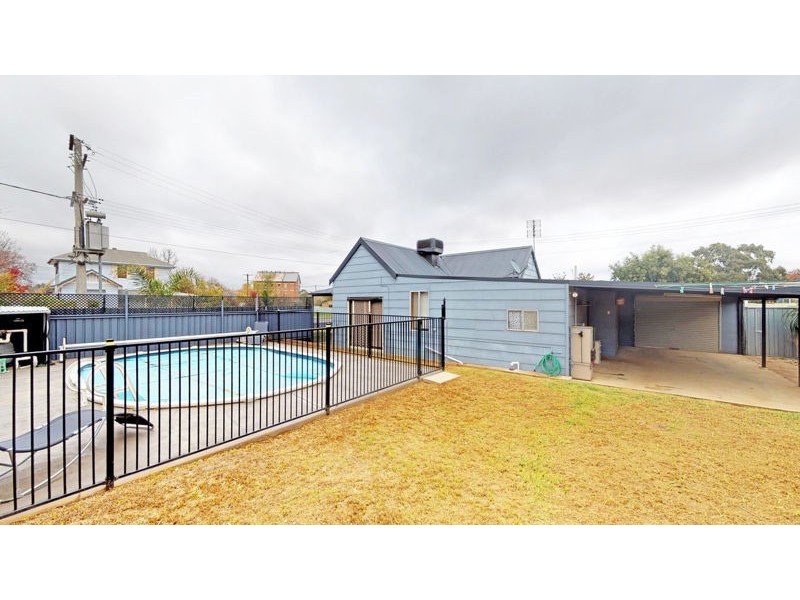 73 Regent St, Junee NSW 2663